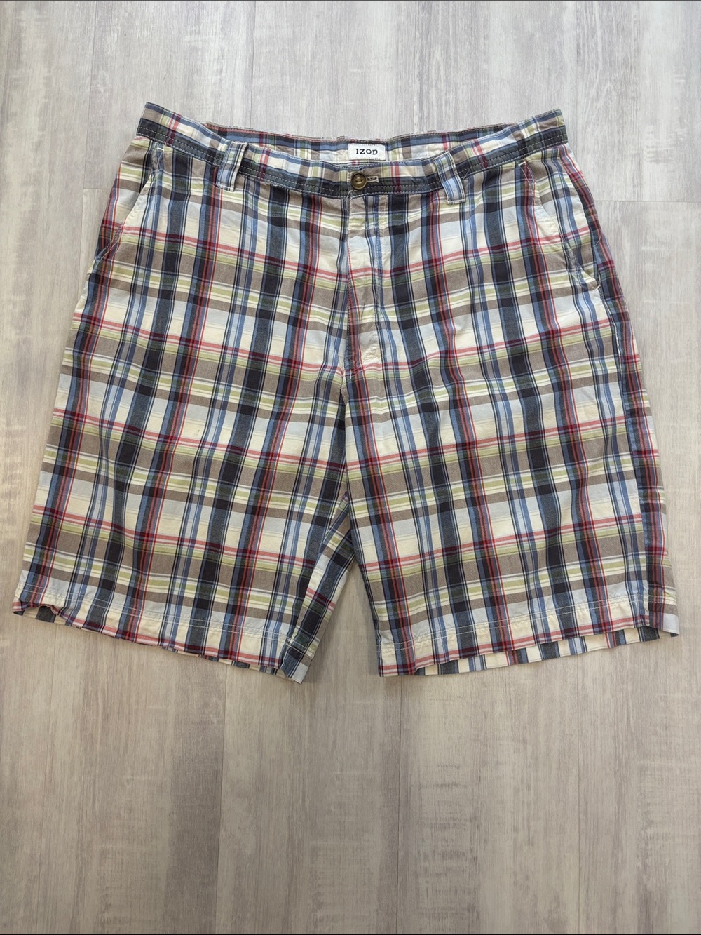 Izod Men’s Plaid Flat Front Shorts in Navy, Red, Cream Size 36